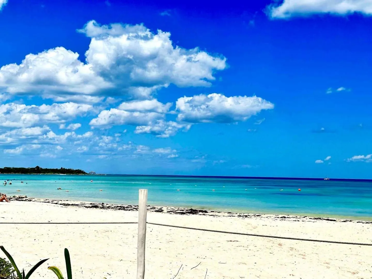 Luxury Awaits! 5 Beds 5 Baths 2 Private Pools! Villa Tulum Holiday home
