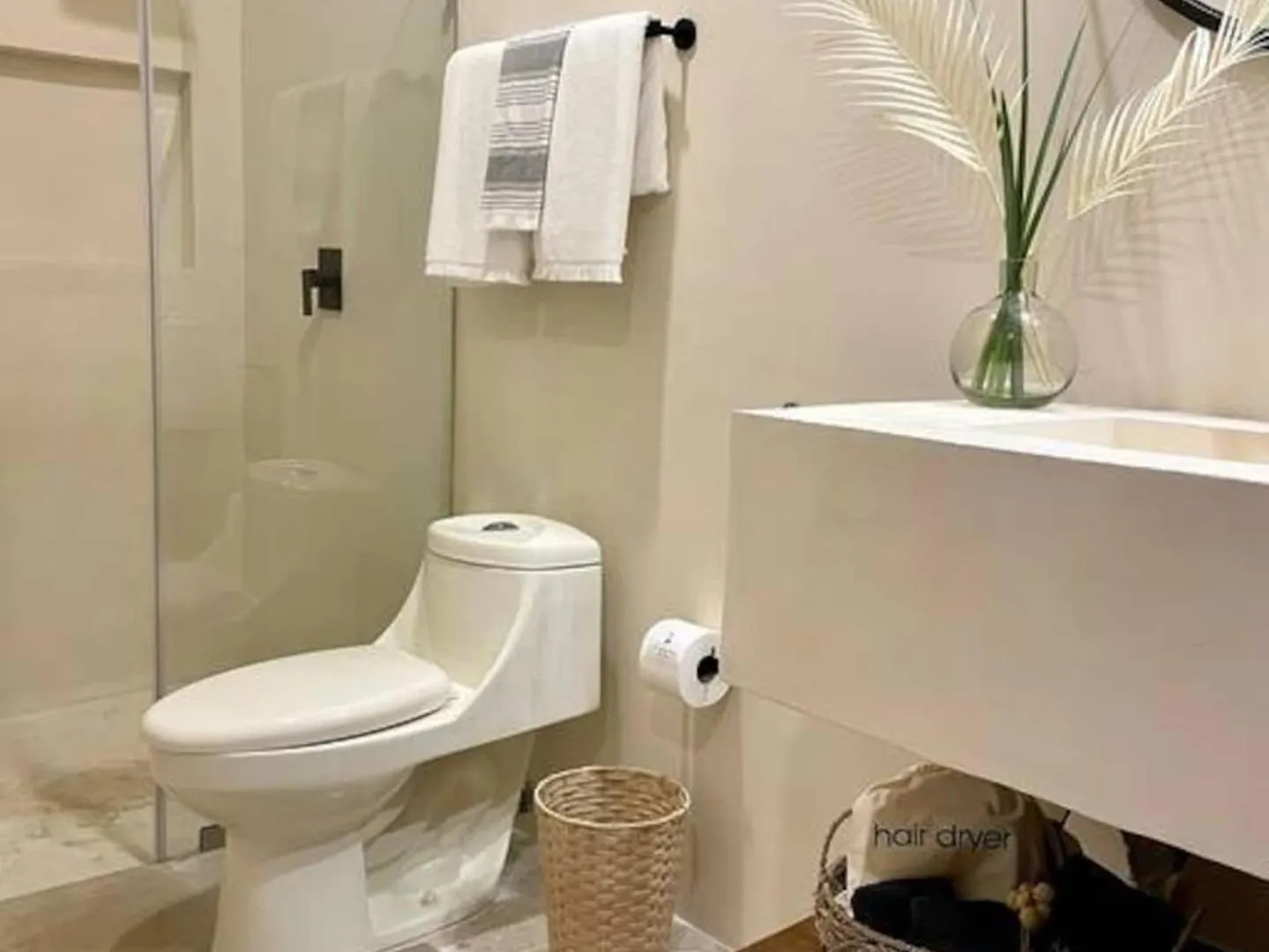 Luxury Awaits! 5 Beds 5 Baths 2 Private Pools! Villa Tulum Holiday home